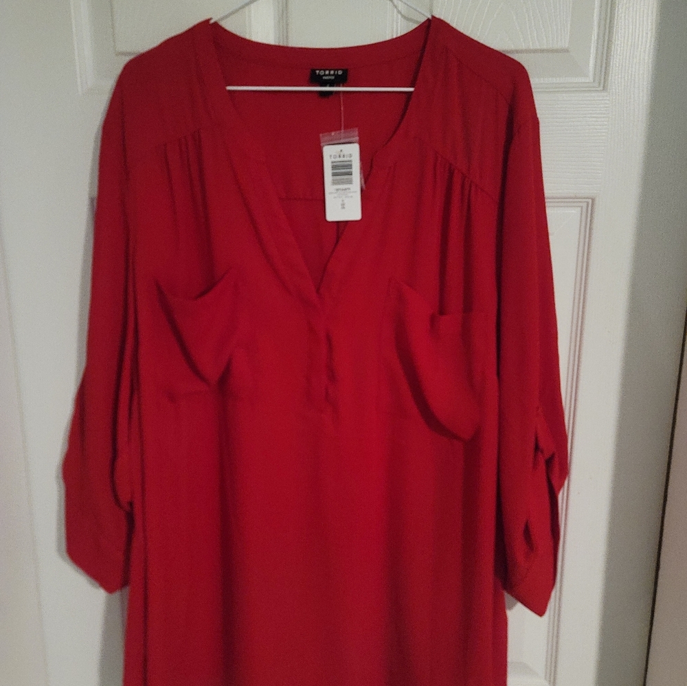 Torrid NWT Size 4 Harper Georgette 3/4 Sleeve Women's Red Blouse - Picture 7 of 7